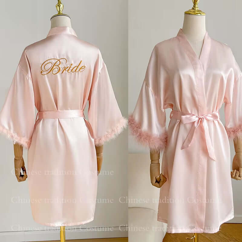 Elegant Satin Bridal Robe with Feather Accents for Women – Short Kimono Peignoir for Bridesmaids and Intimate Lingerie