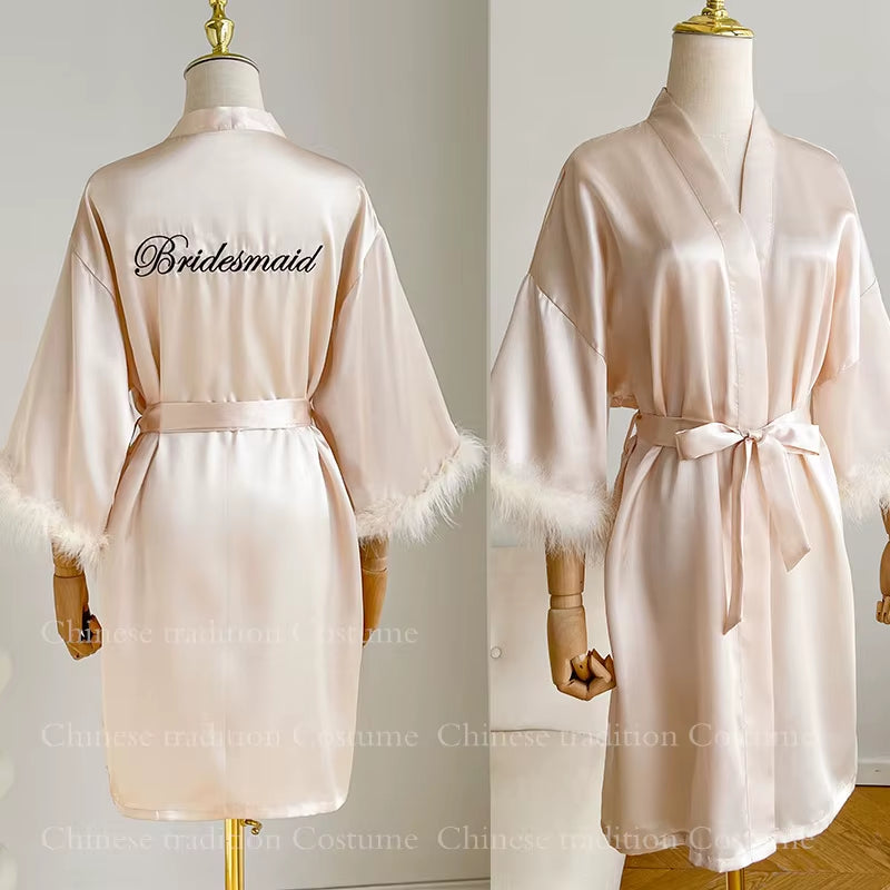 Elegant Satin Bridal Robe with Feather Accents for Women – Short Kimono Peignoir for Bridesmaids and Intimate Lingerie