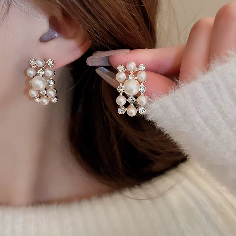 Rhinestone and Pearl Rectangular Earrings and Necklace Set - Vintage Choker Jewelry for Weddings - Light Luxury Accessory (3 Pieces)